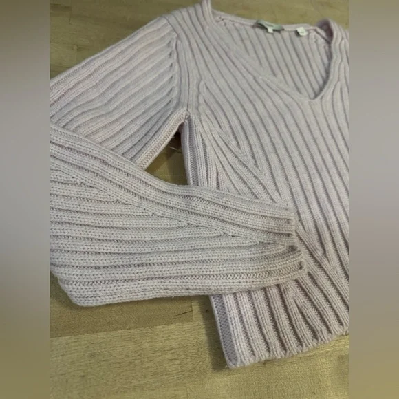 Vince cropped pink wool and cashmere V-Neck Sweater - Picture 5 of 11